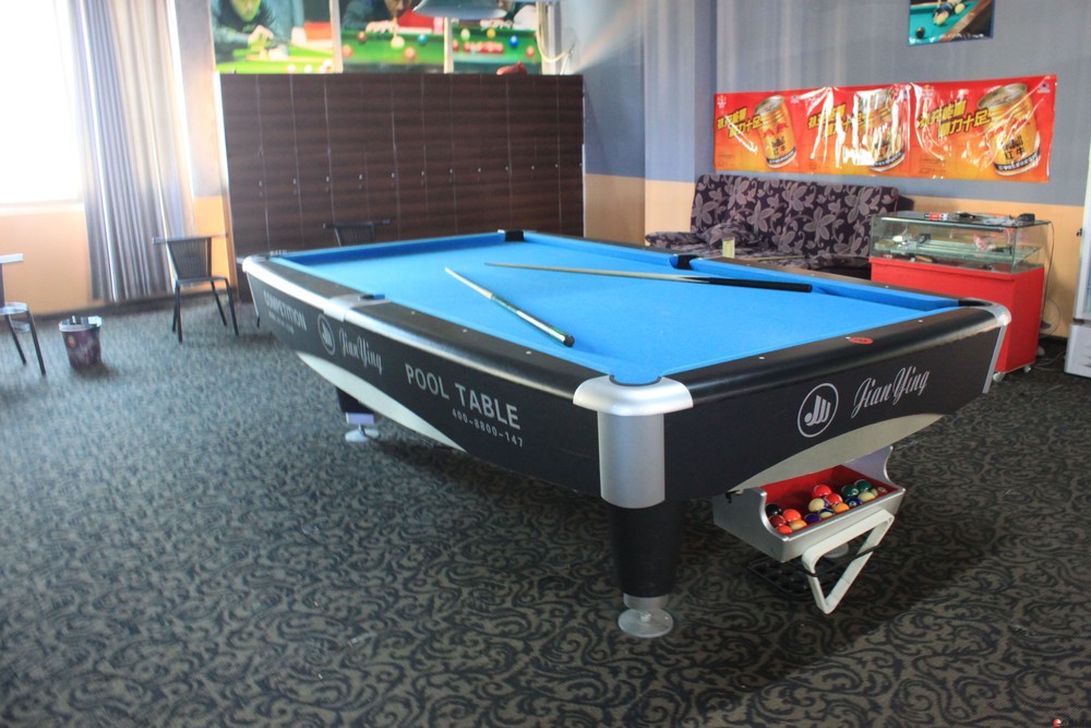 9成新健英9球台球桌 - 球类用品