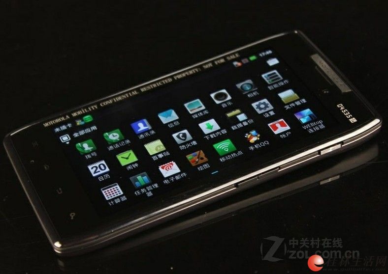 摩托罗拉RAZR刀锋系列智能手机MOTOROLA