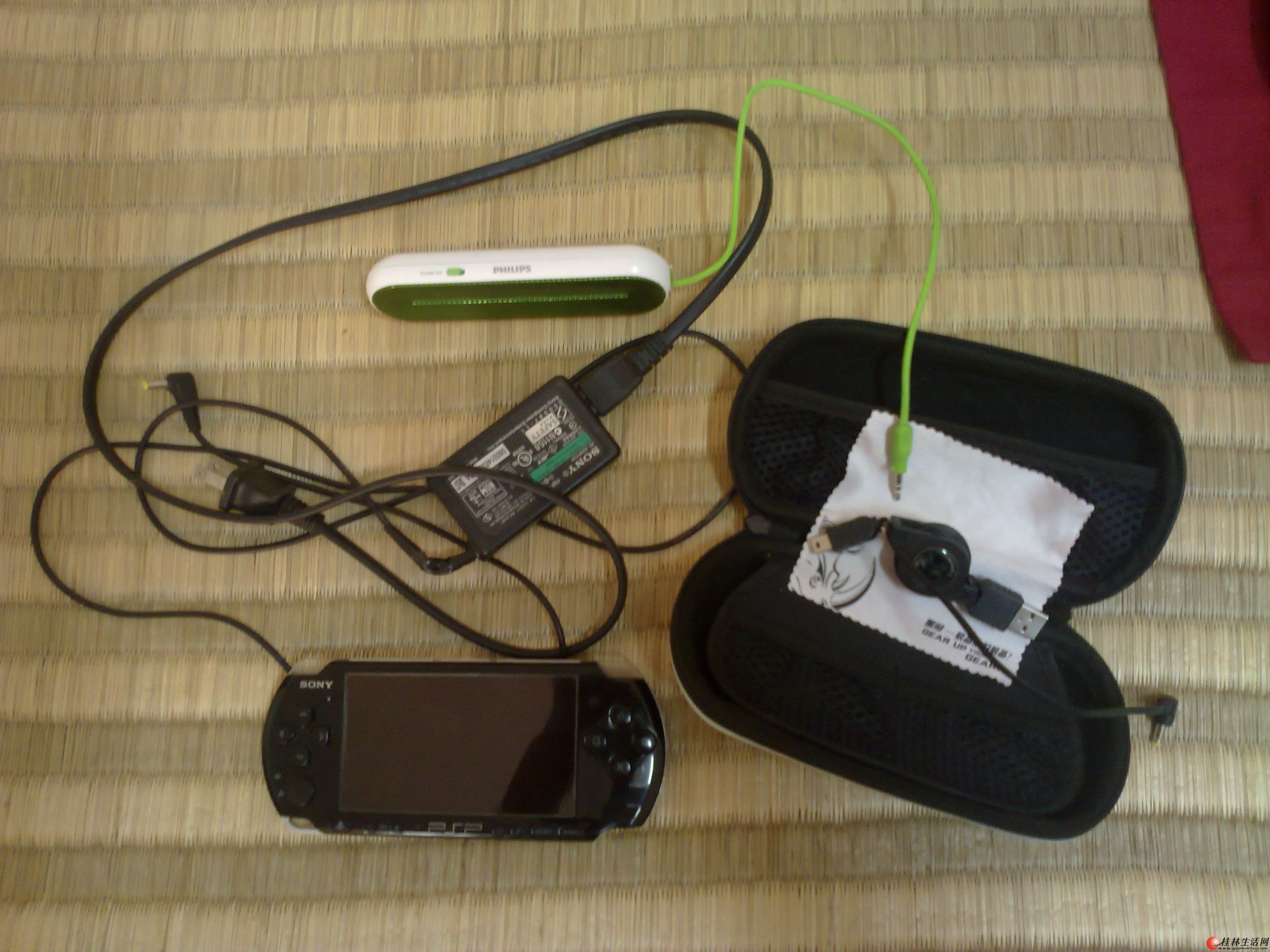 psp3000,32G,已改装UMD电池,飞利浦迷你音箱