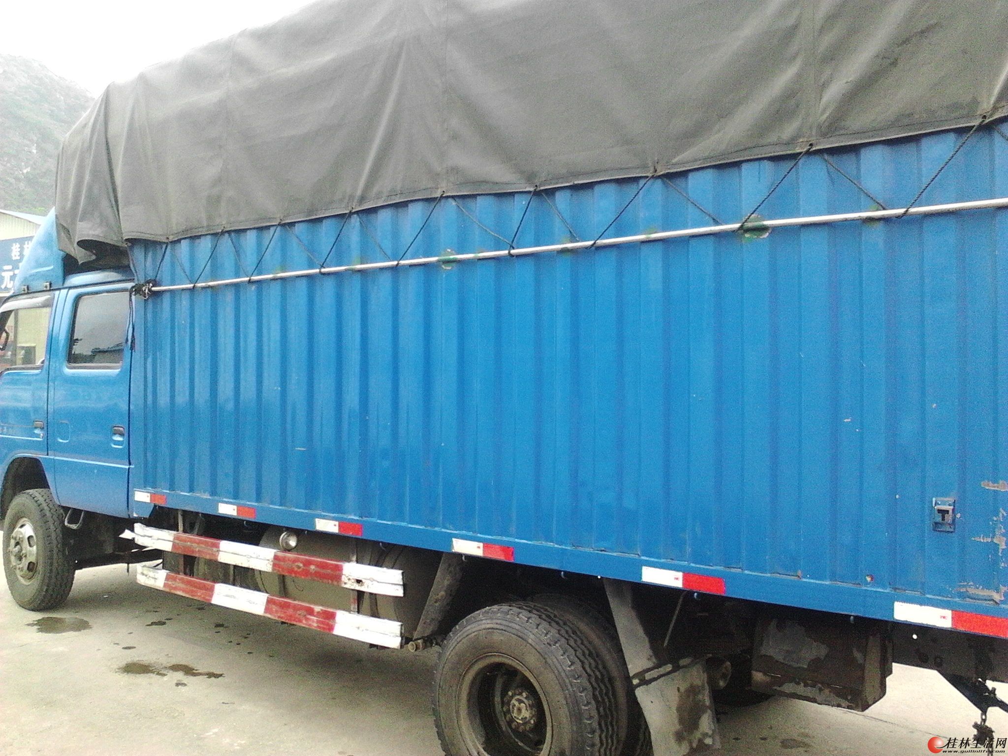 跃进2.8排量货车,蓝色车型,黄色牌照高清图片