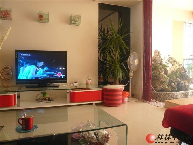 Q【幸福家】3房2厅2卫 125.36平米 楼梯2楼 公