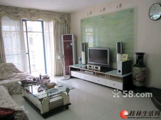 m三里店香格里拉电梯房135平方3阳台,使用面