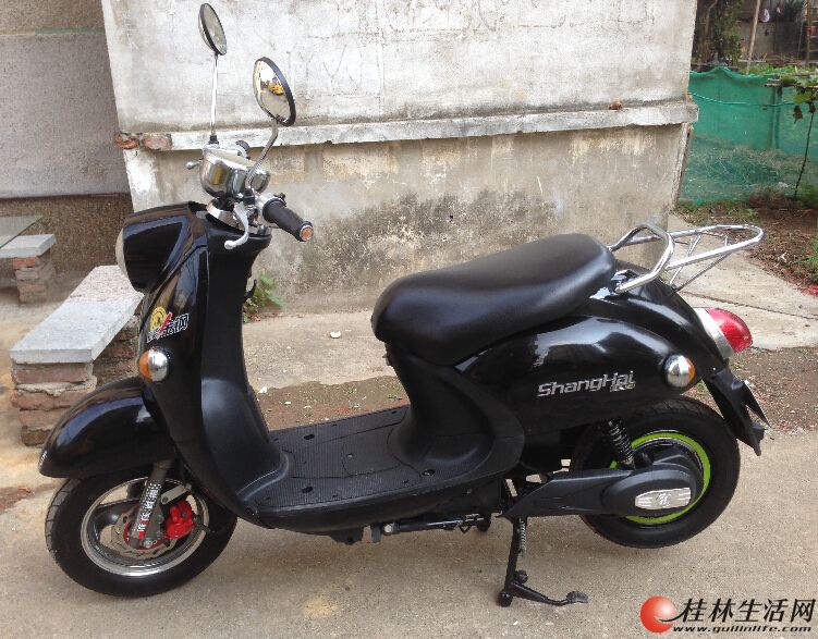 4个月的99成新碟刹款黑色驰飞大龟王款电动车