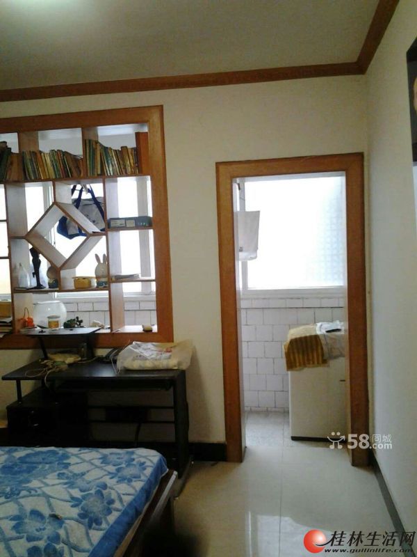 西风路桂湖花园对面1室1厅50平米中等装修押