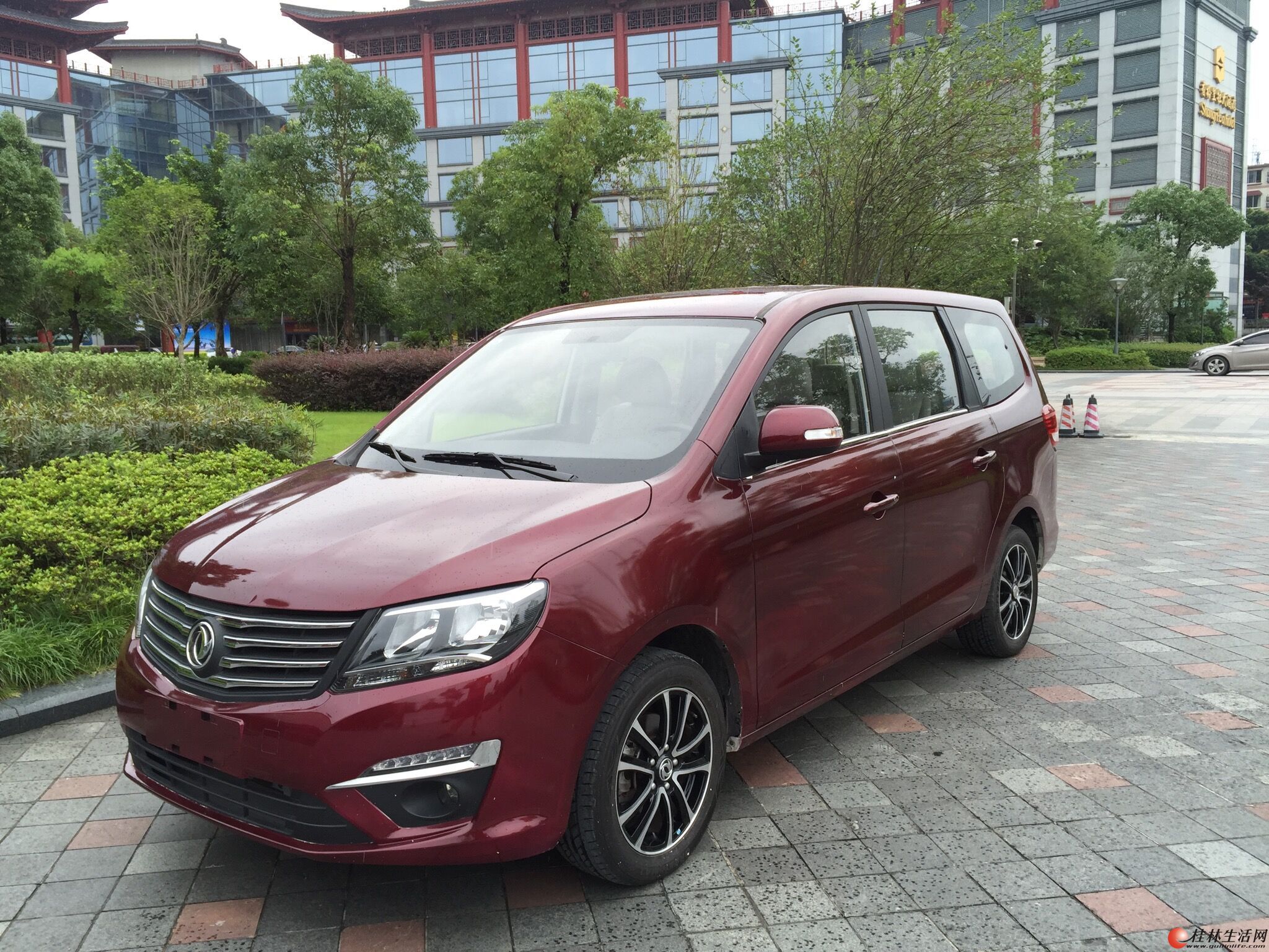 出辆东风风行S500.俊雅红 1.6排量CVT 7座 桂林二手车信息 二手车信高清图片