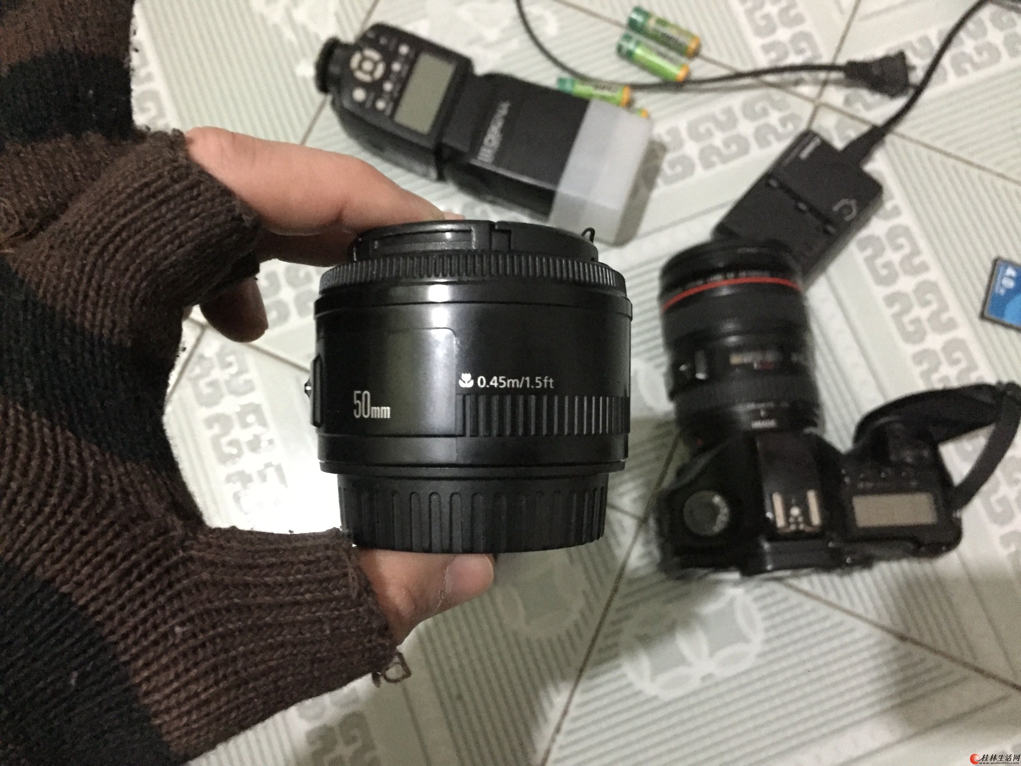 灭门 佳能5d 红圈24-105mm 4l 50mm小痰盂 永诺560三代闪光灯 两个