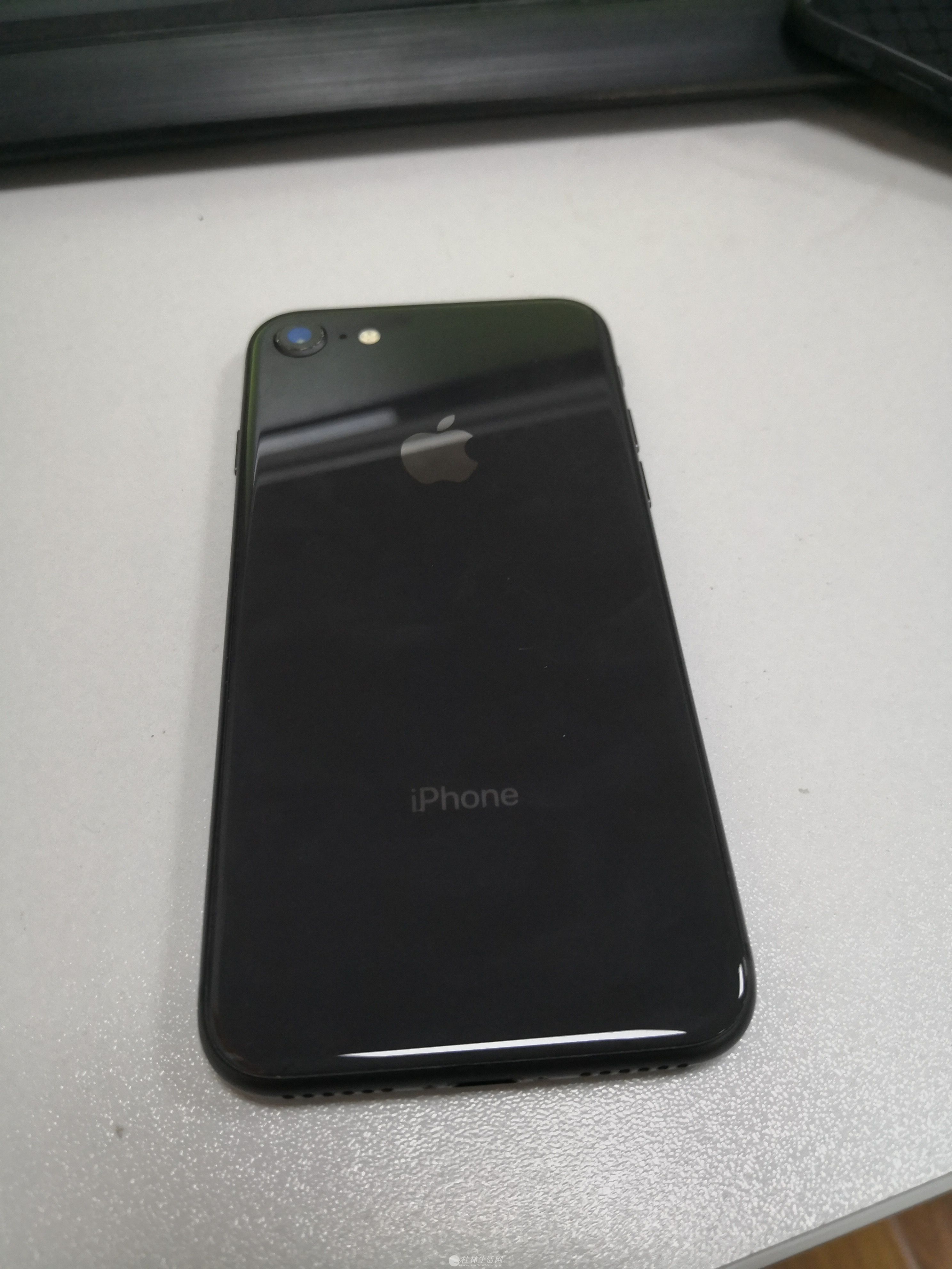18年 2月买的 iphone8 黑色 64G 几乎全新 想换