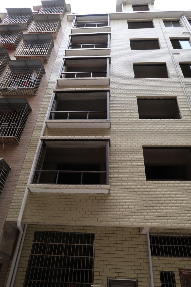 临桂会元路临桂中学正门口自建新房 单间配套