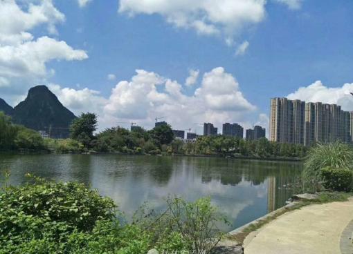 临桂区秀兰郡府自带热水地暖,户户朝南,市政中心商圈水系围绕 - 桂林