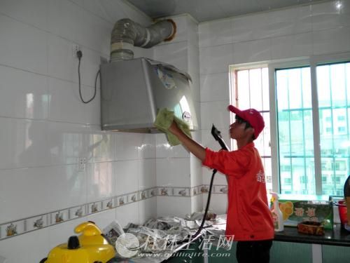 专业人士怎么清洗地毯 20190622085032845.jpg