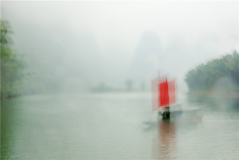 烟雨醉漓江