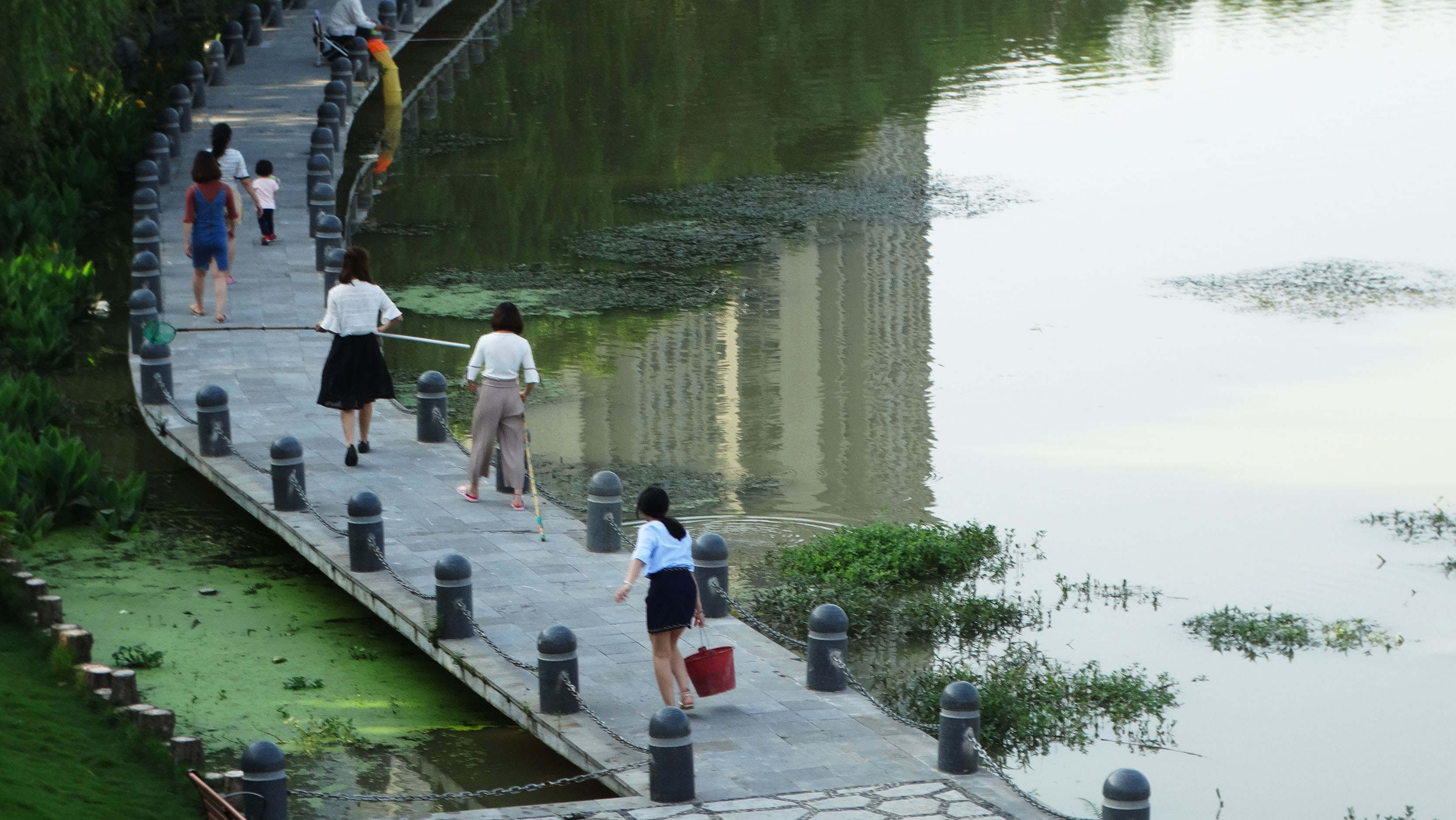 漓江岸边度春秋