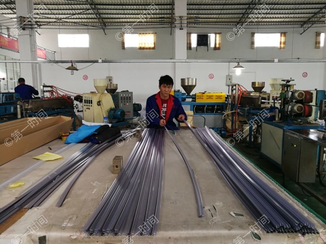 gdp增速_2018桂林gdp(2)