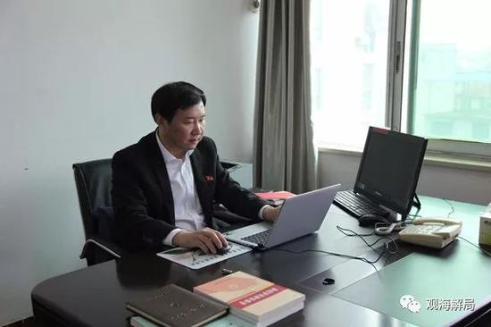 (调查方保安案的市纪委干部张胜)