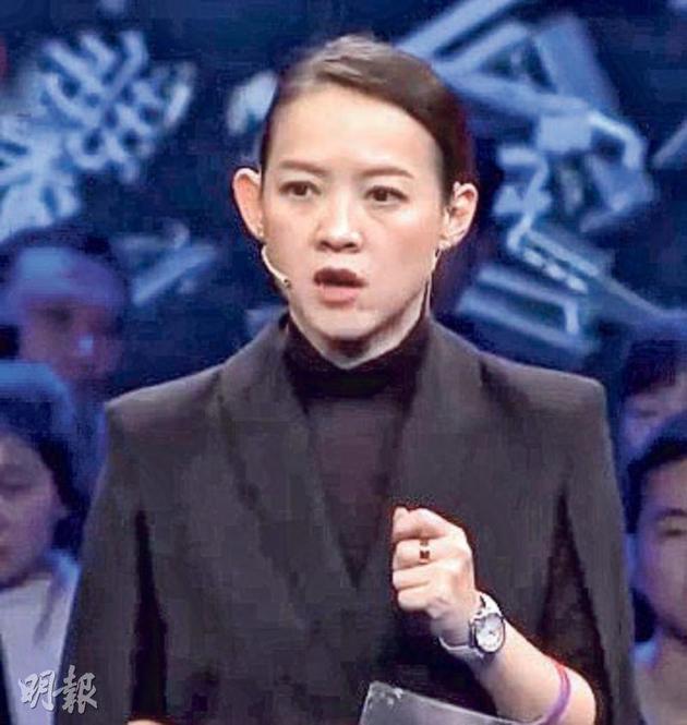 曾宝仪参与内地节目《2018听我说》时,为父亲曾志伟发声