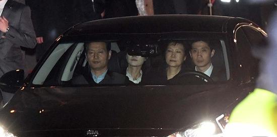 朴槿惠被检方押送至首尔拘留所