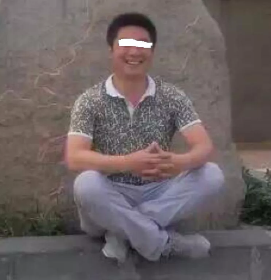 学校分班后,任中浩成为了小凡的班主任