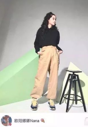 欧阳娜娜跟白富美抢男友,被华谊千金踢群,这剧情不要太精彩...