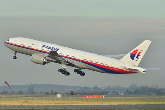 资料图片:失事飞机(注册编号:9M-MRO),拍摄于2011年。(维基百科)