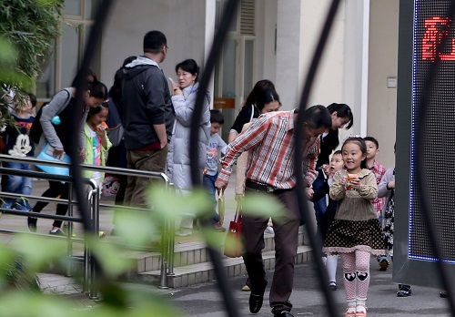 四五岁就懂核反应堆?外媒称中国“牛娃简历”折射家长焦虑