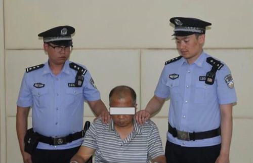 公安机关审讯犯罪嫌疑人李某某。