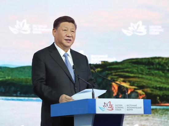 9月12日,第四届东方经济论坛全会在符拉迪沃斯托克举行。中国国家主席习近平出席并发表题为《共享远东发展新机遇 开创东北亚美好新未来》的致辞。新华社记者鞠鹏摄