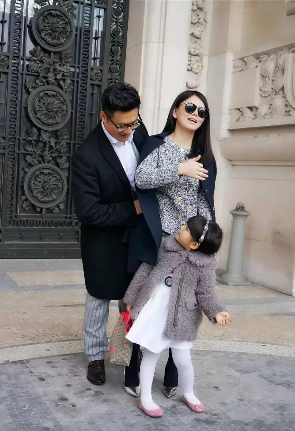 出个绯闻还要老婆帮忙灭火,王岳伦这辈子真被李湘吃得死死的……