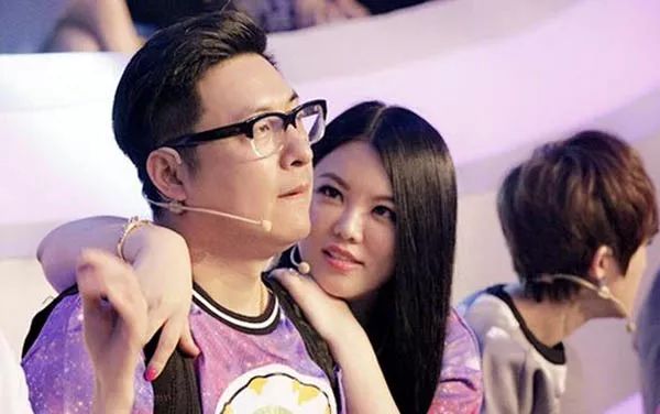 出个绯闻还要老婆帮忙灭火,王岳伦这辈子真被李湘吃得死死的……