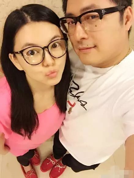 出个绯闻还要老婆帮忙灭火,王岳伦这辈子真被李湘吃得死死的……