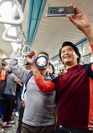 虽然不是每个人都像发哥,但翟天临对网友摆脸色真的好吗?