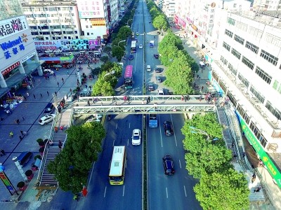 北极广场天桥.jpg