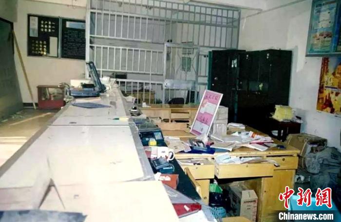 20年前命案现场有明显翻动痕迹。 徐州警方供图 摄