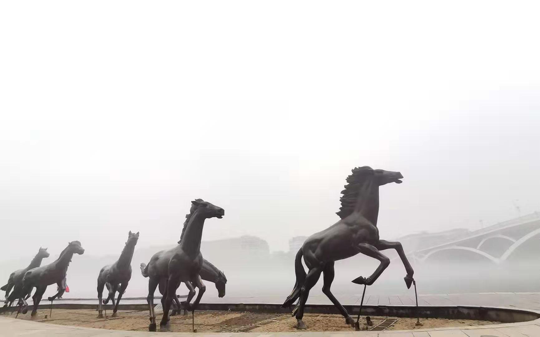 今晨，桂林再现醉人美景，雾气缭绕恍若仙境！