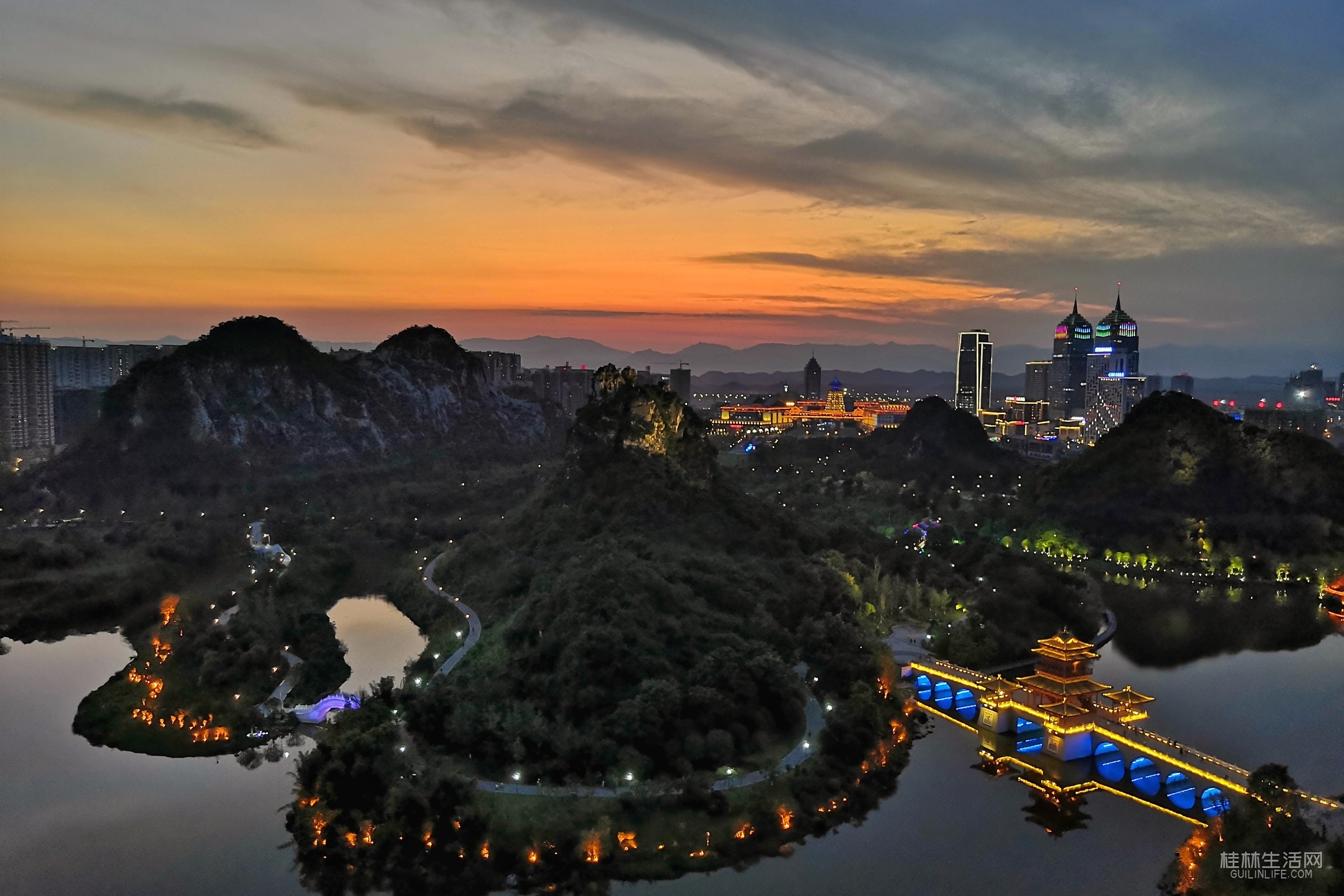 桂林市中心最美的风景带，两江四湖值得一游_漓江