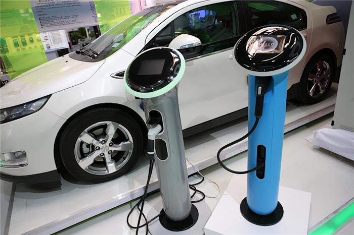 中国新能源汽车未来五年增速将达40%，自主芯片产业迫在眉睫