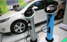 中国新能源汽车未来五年增速将达40%，急需自主芯片产业
