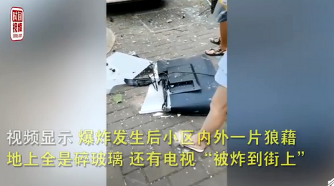 重庆一小区发生爆炸电梯门被炸飞，电视“被炸到街上”，物业回应!插图2