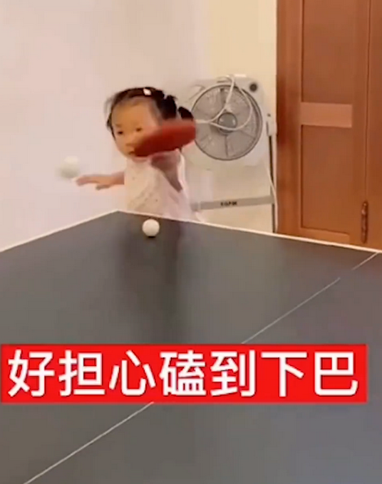 5岁女孩边哭边打乒乓球曾得第一，球技令网友惊叹!插图1