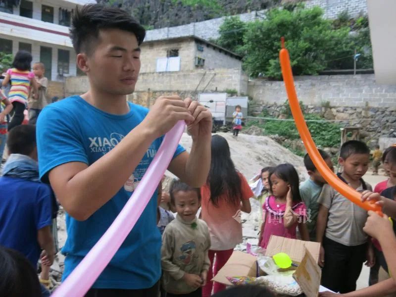 男教师礼物排行榜_男教师的礼物:赞美女同事