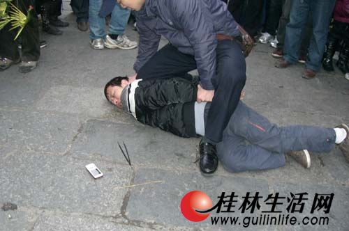 陈桥明--威震西街的反扒队长(图) - 桂林新闻 - 桂林生活网新闻中心