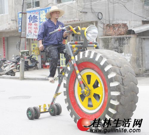 焊工自制巨无霸自行车 长2.7米高1.9米(图)