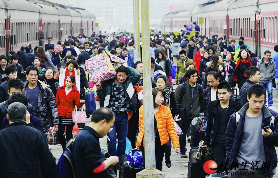 今年春节回家:关注2013年桂林春运