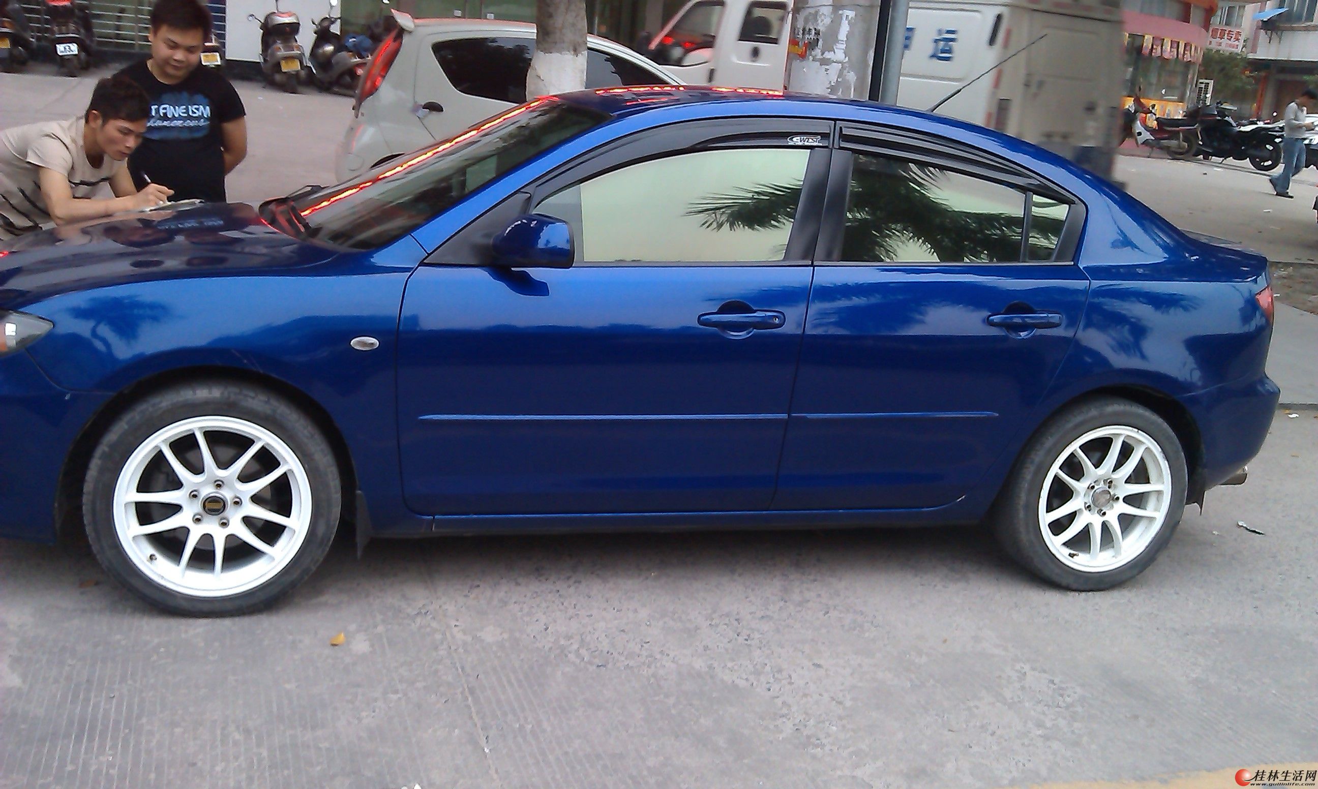 马自达316手自一体宝蓝色特别at