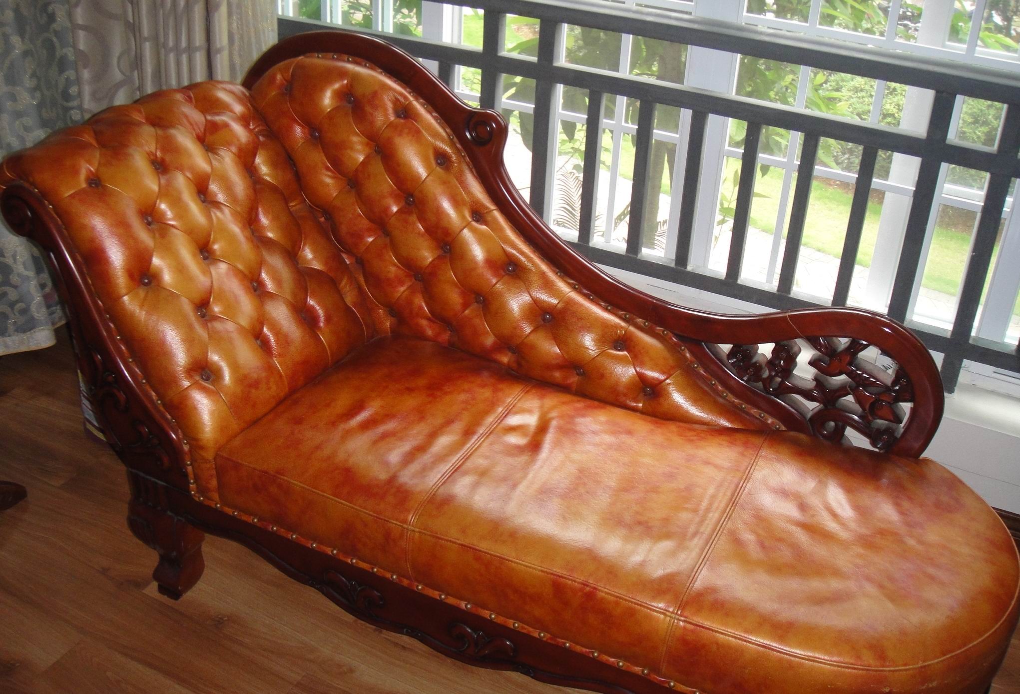 实木真皮休闲贵妃椅转让