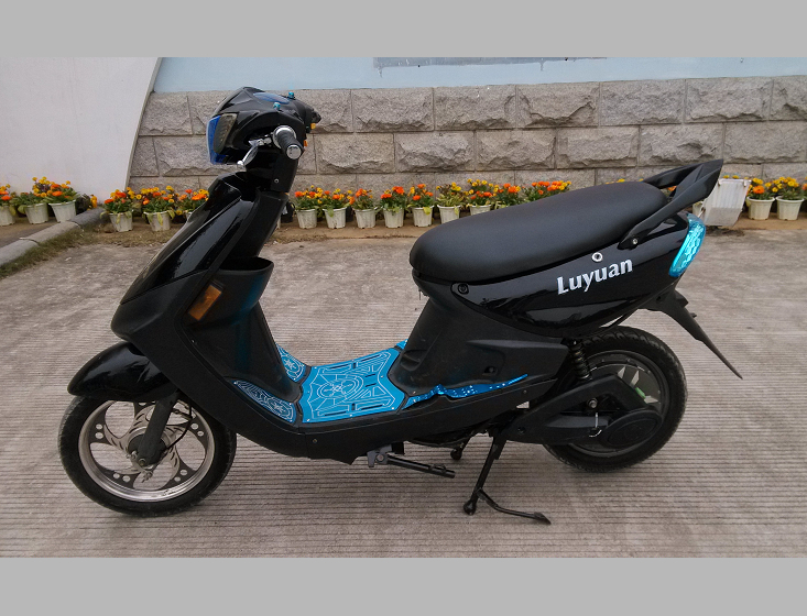 95成新绿源巧格款电动车,车子买了没到一年,自带防盗功能,证