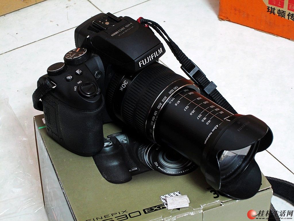 转让95新富士hs30exr,1600万像素,30倍光学变焦!1080p全高清摄像!