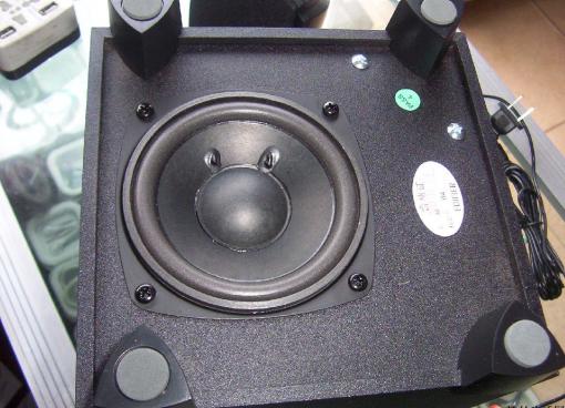 实体店全新漫步者r103v多媒体音箱140元套实物多图