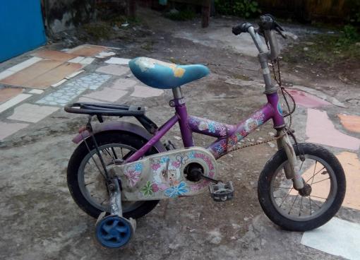 儿童自行车,买回去就可以骑的