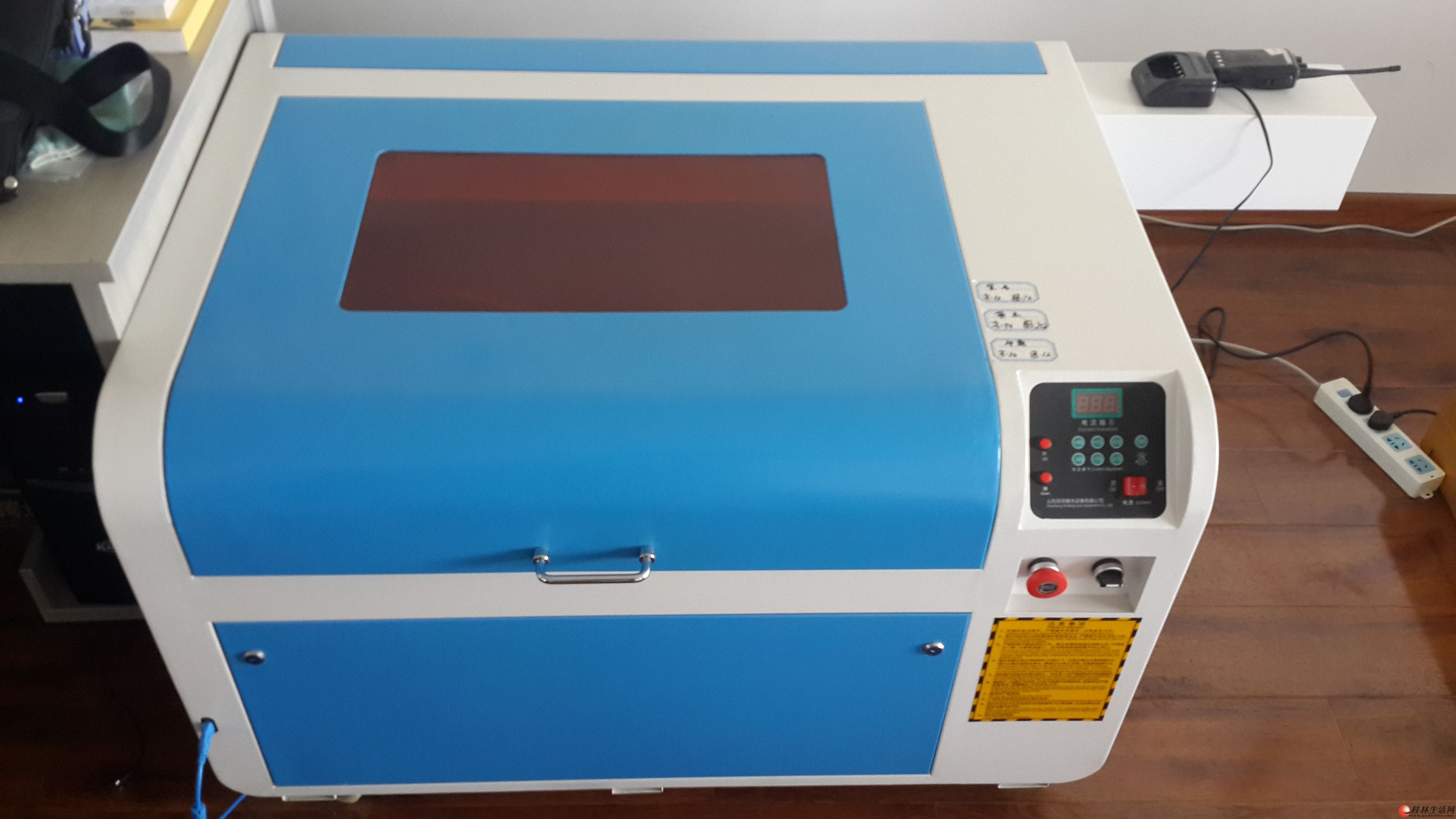 山东信邦中型激光雕刻机低价出售,欲购从速!