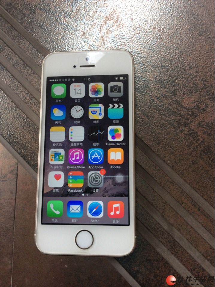 土豪金苹果5s(32g内存)出售